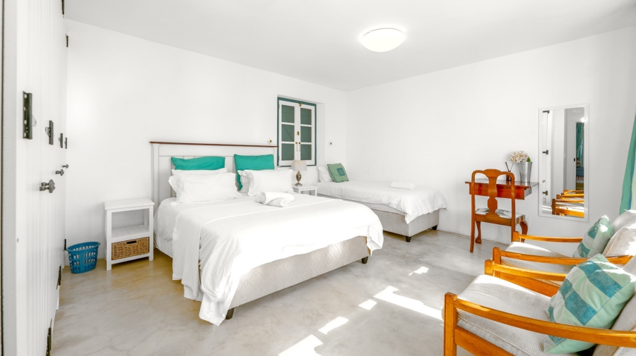 6 Bedroom Property for Sale in Struisbaai Western Cape